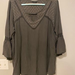 Torrid Sz. 2 top. 3/4 sleeve